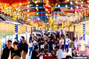 事业算命宁夏银川：非遗焰火迎端午 市民“粽”享夏日时光