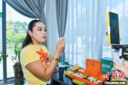 事业算命泰国主播品三亚榴莲：“尝到了家乡味”